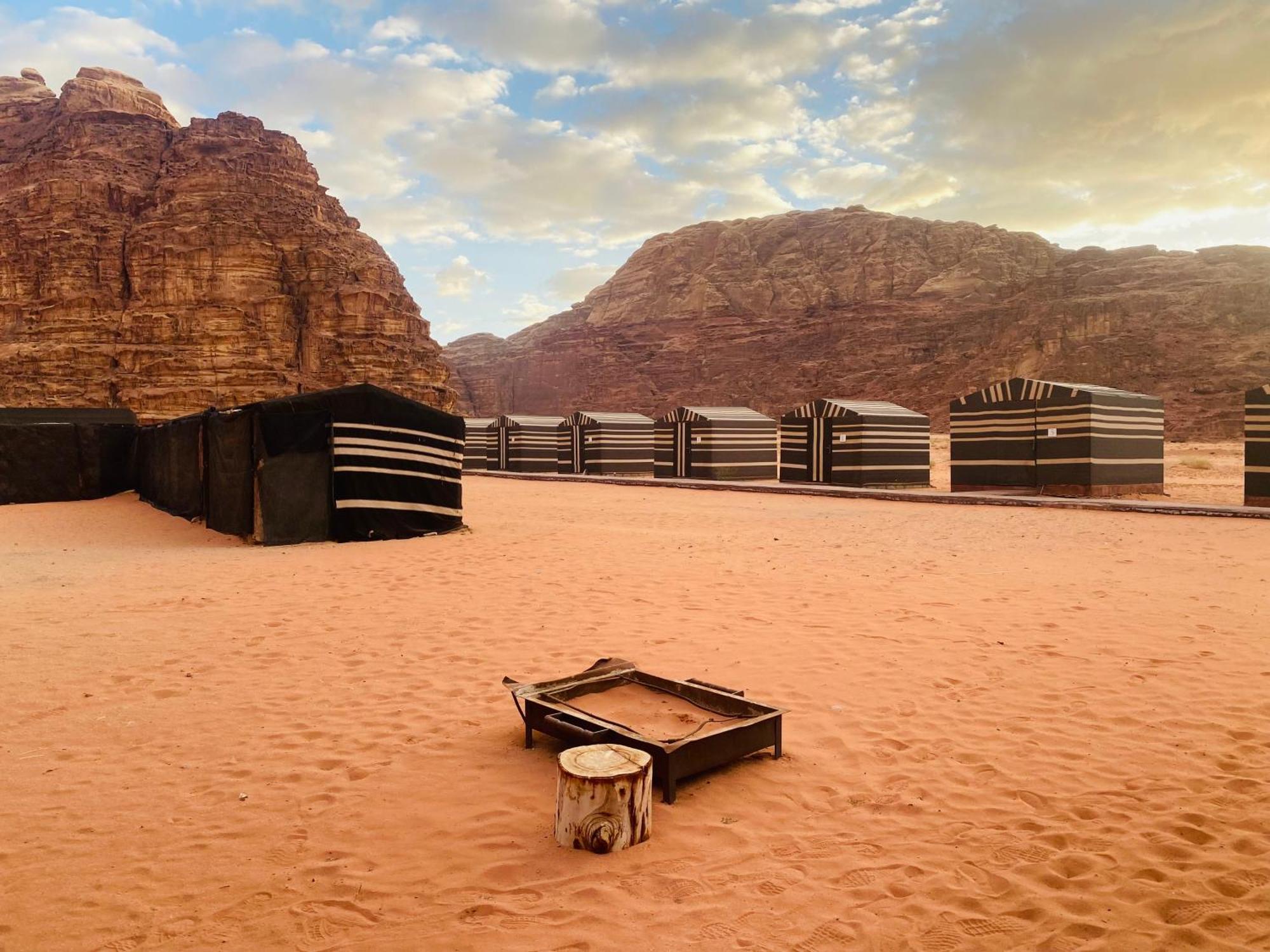 Bedouin Memories Camp Bed & Breakfast Wadi Rum Eksteriør bilde